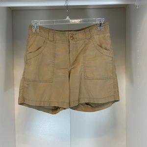 Dockers Khaki Shorts Size 6