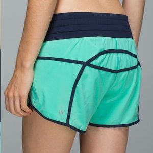 💙 Lululemon Tracker Short 4 way stretch 💚