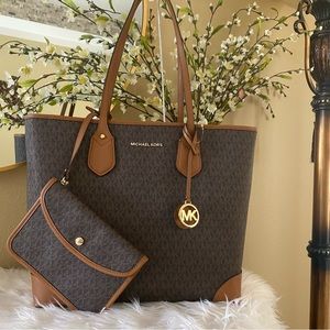 New Michael Kors Eva Large Logo Tote Bag