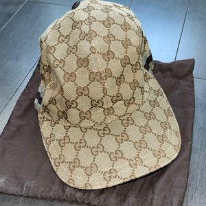 Gucci baseball cap. Size M