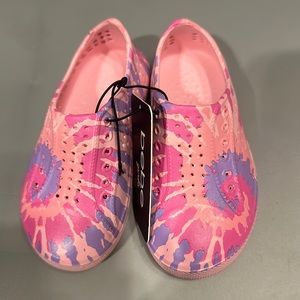 BEBE GIRLS TODDLER PINK/PURPLE TIE DYE WATER SHOES: NWT: SZ 5/6