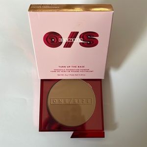 ONE/SIZE Turn Up The Base Versatile Powder Foundation in Medium Dark 4(G)