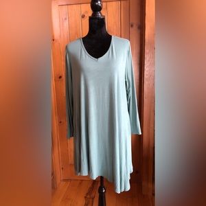 Tunic Top, creamy blue/green, asymmetrical hem, 3/4 length sleeves, size 3X