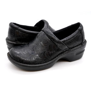 Boc Clogs Womens 6 Black Faux Leather Embossed Tooled Slip On Comfort Shoes