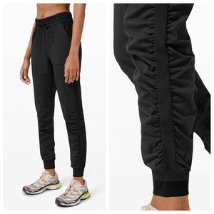 Lululemon Beyond The Studio Jogger *Black* Ribbed Trim Ruched Legs Sz 2