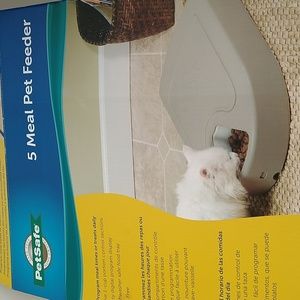 Host Pick- PetSafe 5 Meal Pet Feeder