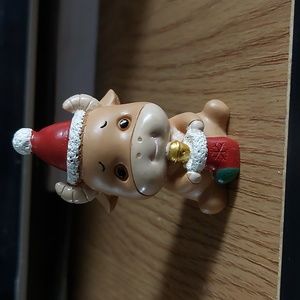 3/10$🍁Christmas cow mini figure