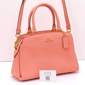 Coach Mini Lillie Carryall
Gold/Candy Pink