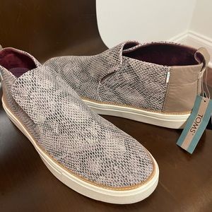 NWT Toms Paxton Cobblestone Snake Printed Suede Booties | size 12