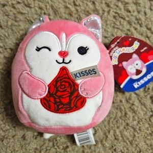 NWT 5" Valentine's Day Squishmallows Hershey's Kiss Varity The Pink Chipmunk