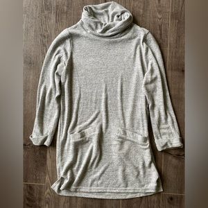 3/$30 La Madonna grey, light, mock neck, sweater dress with pockets size sm