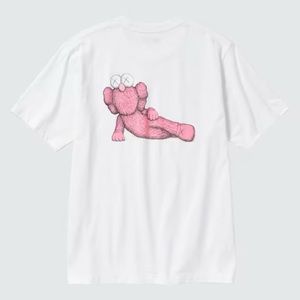 NWT Uniqlo x KAWS Pink Graphic T-shirt - Size M (unisex)