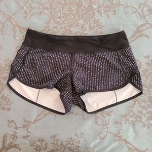 Lululemon Speed Short 2.5" Pinstripe Black White Size 8