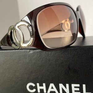 Authentic Sunglasses Chanel Large CC Silver Logo .