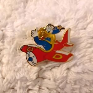 Donald Duck Pilot Pin