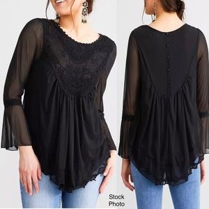 Papillon Semi-Sheer Flowing Crocheted Mesh Pullover Top Black (M)