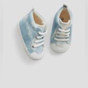 🎀  5 for $30 Gap Baby Tennis Shoes Velcro Back Closure Blue Ombré 12-18M