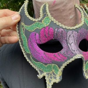 MARDI GRAS MASQUERADE MASK PURPLE GLITTER