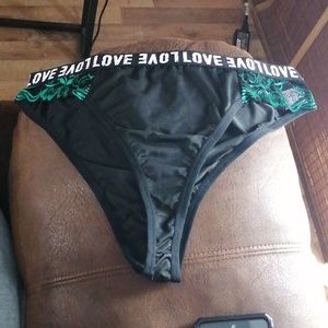 3/10$🍁Black w lace & love waistband underwear