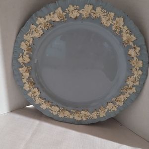 VTG Wedgwood Queensware cream on lavender blue shell edge dinner plate