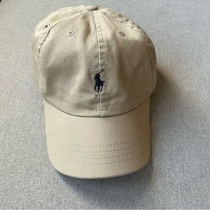 Beige polo hat