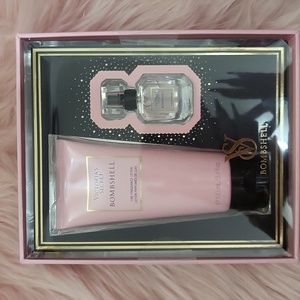 New Listing!! Brand New Victoria's Secret Fragrance Gift Set-2CT.