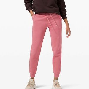 NEW / Lululemon Scuba High-Rise Jogger