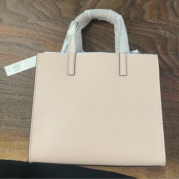 NWT MARC JACOBS MINI LEATHER PEACH WHIP GOLD HARDWARE SMALL TOTE (retail $350) - Picture 3 of 13