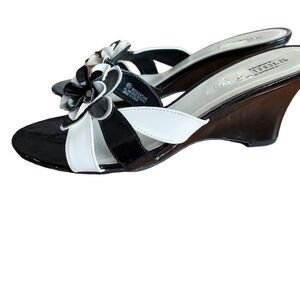 Sevchelle shoes  Size 9 1/2