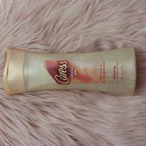 RARE!! Brand New DISCONTINUED CARESS DAILY SILK BODY WASH