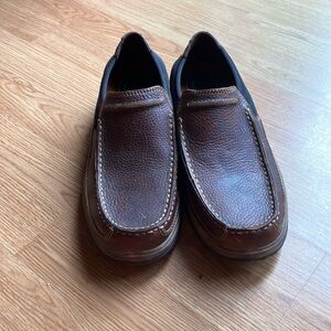 STREETCARS Men’s Size 8 Leather Brown Slip-on Moc toe Loafers. Like new preowned