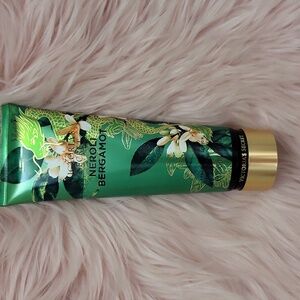 New Listing!! Brand New Victoria's Secret Fragrance Lotion