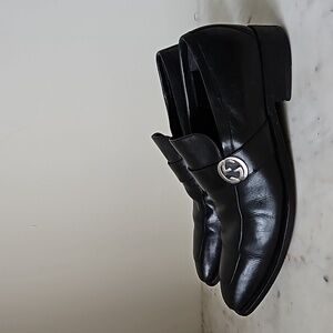 GUCCI: black leather signature silver logo loafers