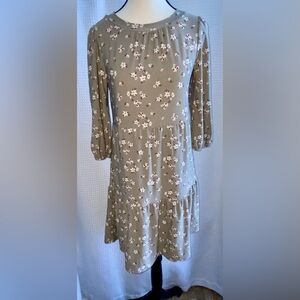 Women’s Monteau‎ sage green floral 2/3 sleeves dress small