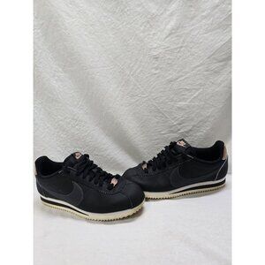 Nike Classic Cortez Leather Shoe Casual Lifestyle Sneaker AV4618-001 Women Sz 7