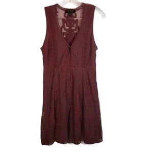 Shyanne sleeveless deep V lace embroidered dress partially lined size M Burgundy