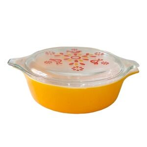 Vintage PYREX Casserole Dish Friendship 1 Quart in Yellow