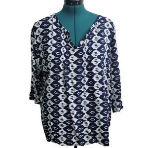 Adrienne Vittadini Light Weight Blouse. Blue & White Size 1X. 3/4 Sleeves. Rayon