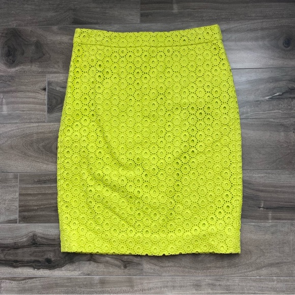 J. Crew Eyelet No. 2 Pencil Skirt Neon Kiwi - Picture 4 of 8