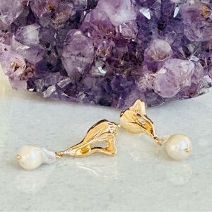 New Frasier Sterling fresh water pearl earrings with gold tone brass shells