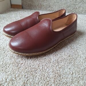 NWOT  Charix Bordeaux Slip On Leather Shoes. Womens size 9.5 (41)