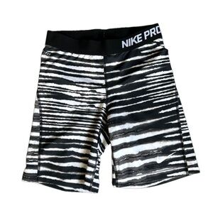 Nike Pro Compression shorts black and white striped size M 7 1/2”