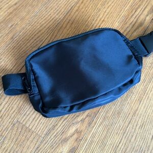 Nylon belt bag with toiletries NWT