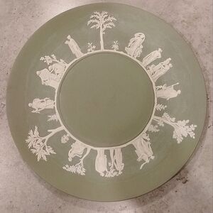 WEDGWOOD Sage Green JasperWare 9 5/8in Sacrifice Plate, Very Good Condition