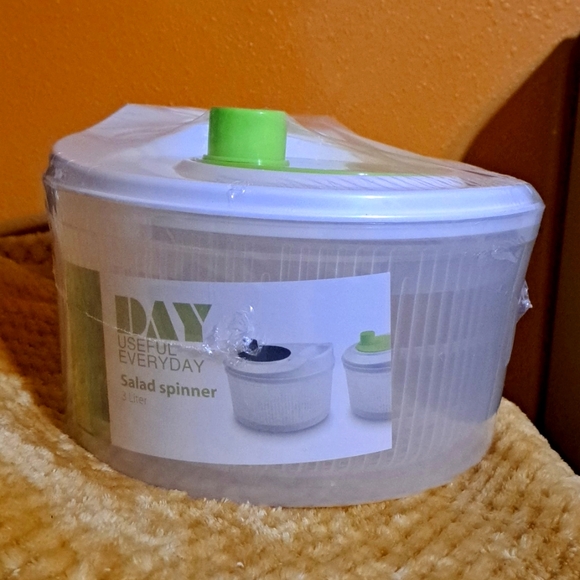 NEW 3 liter salad spinner - Picture 1 of 3