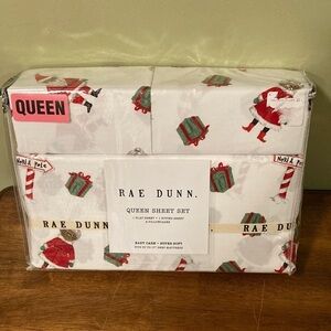 CLOSE OUT NEW! Rae Dunn NORTH POLE SANTA & MRS CLAUS CHRISTMAS QUEEN SIZE SHEETS