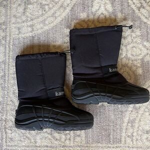 Kamik black ski boots in excellent condition