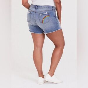 Torrid Midi Short - Vintage Stretch Light Wash with rainbow patch size 16 plus