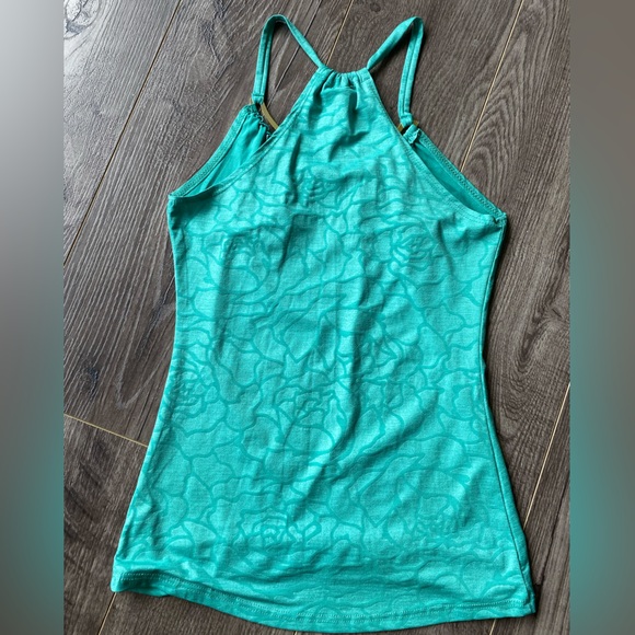 3/$30 Suzy Sheer green tank top w/ sewn in golden bar neckline - Picture 2 of 4