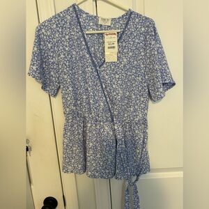 Blue and white floral short sleeve babydoll blouse- NWT